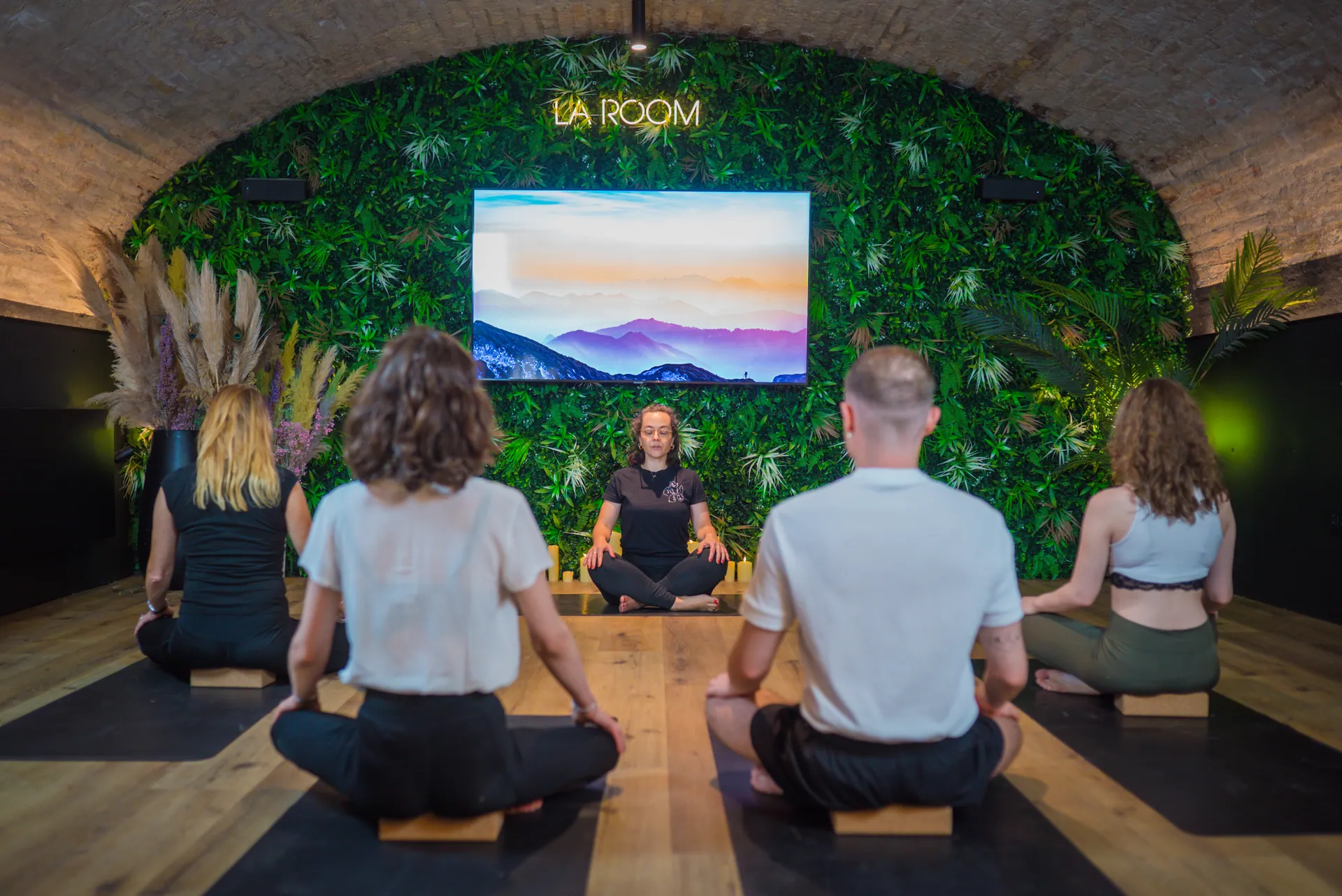 Séance de yoga dans la Cave